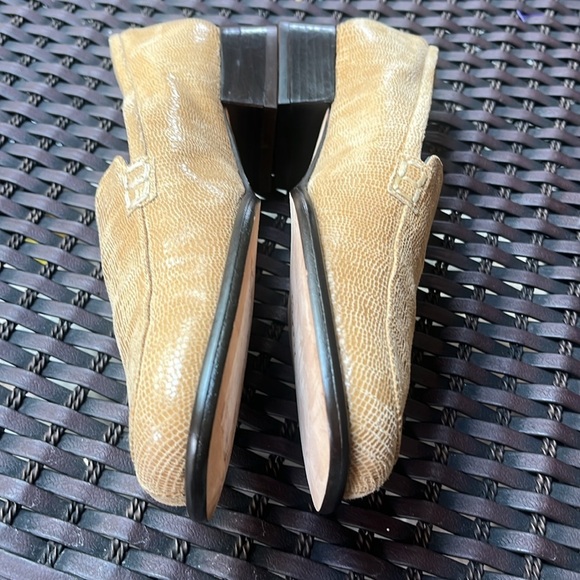 90s Delman Studio Sz 8M Tan Suede Loafers - Picture 10 of 14